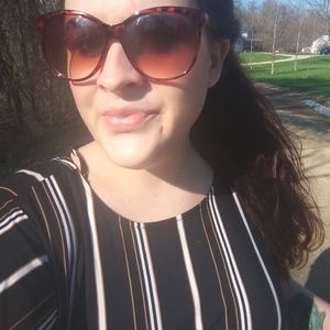 Meet your Posher, Jade